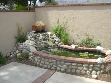 La Verne pond construction